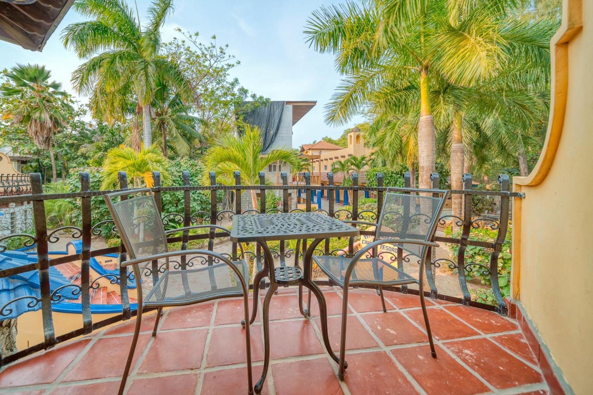 Caribe Tesoro Hotel West Bay Exterior photo