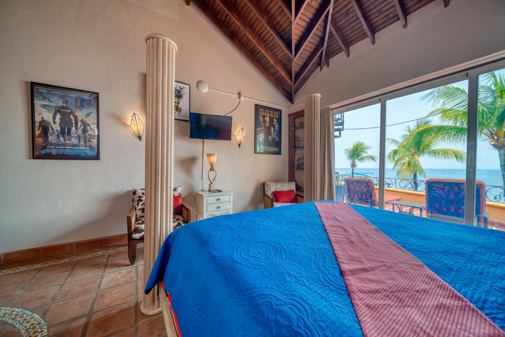 Caribe Tesoro Hotel West Bay Exterior photo